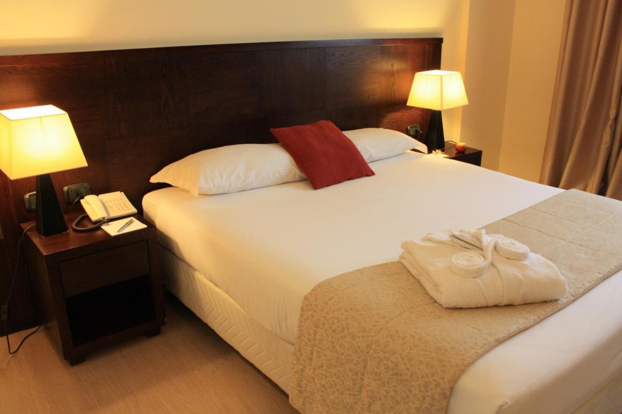 Ih Hotels Roma La Mela Exteriör bild