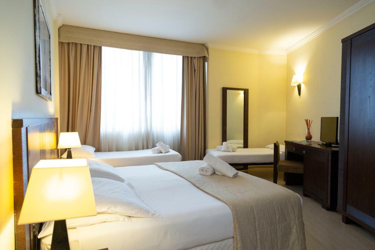 Ih Hotels Roma La Mela Exteriör bild